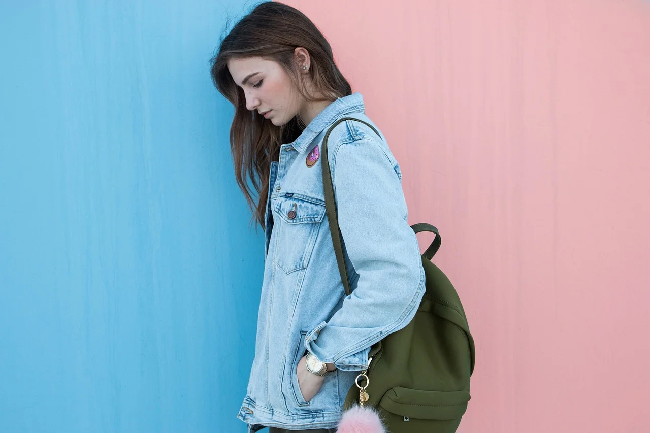 Outfit co to? Słownik stylu: od basiców po statement pieces