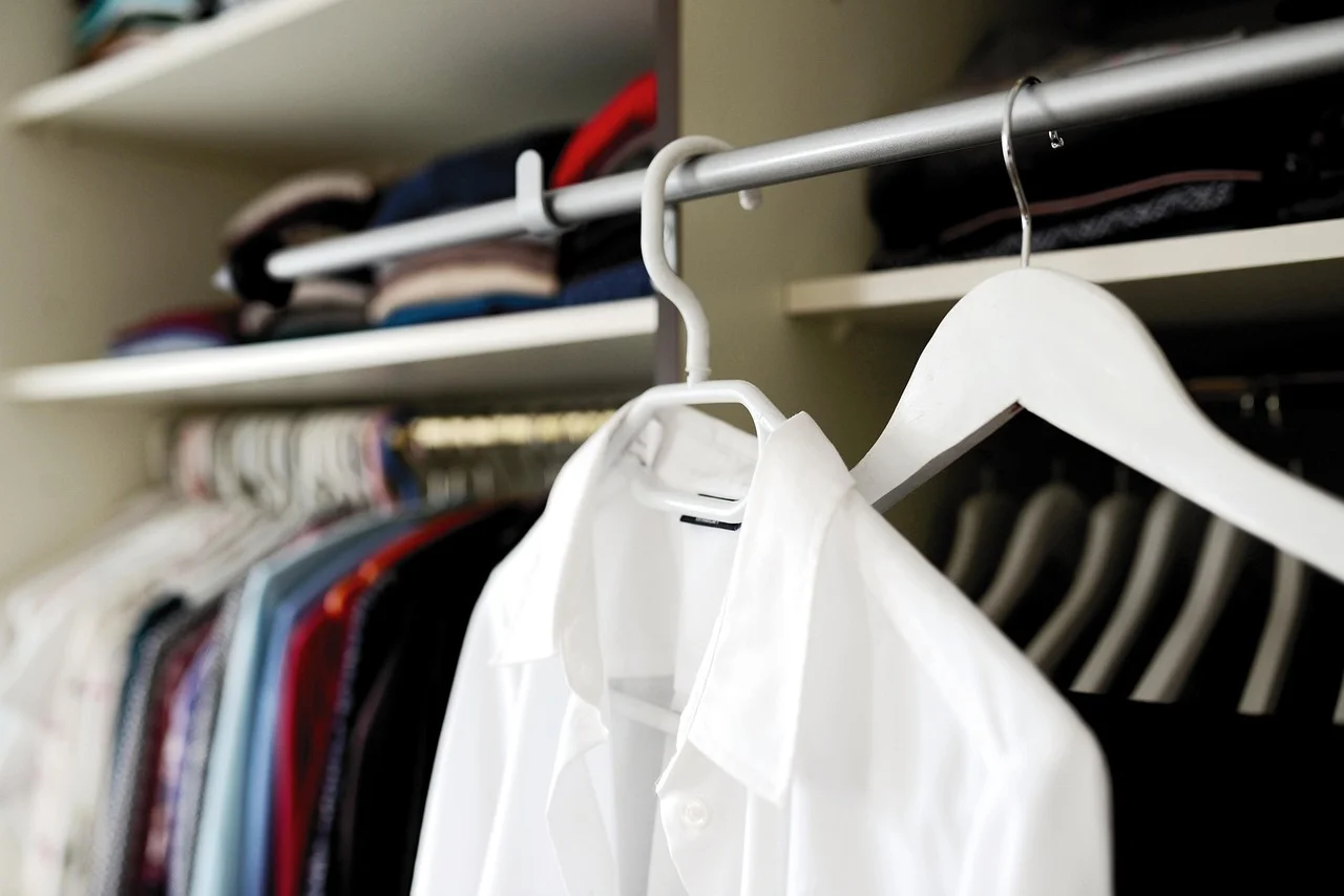 Moda plus size: kapsułowa garderoba, która wysmukla i jest wygodna